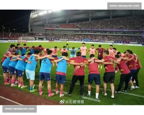 谢晖阳飞铲门将染黄 无锡门神姜何神扑助球队 2-0 取胜 谢晖阳飞铲门将染黄 无锡门神姜何神扑助球队 2-0 取胜