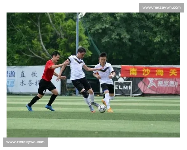 利雅得新月与皇马高层会晤，签名球衣见证跨洲际足球友谊